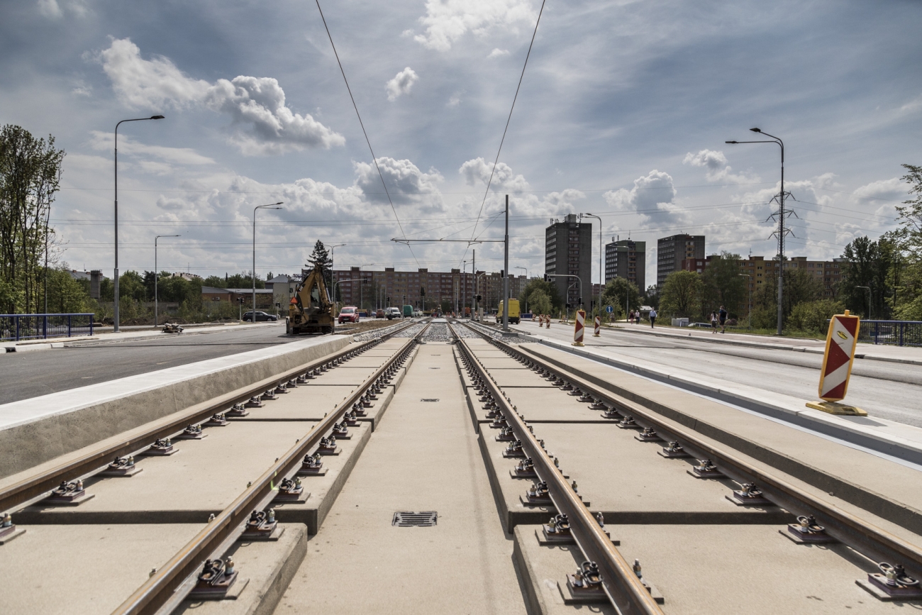 Pohled na kolejové těleso nového mostu. Foto: Jiří Zerzoň Pohled na kolejové těleso nového mostu. Foto: Jiří Zerzoň